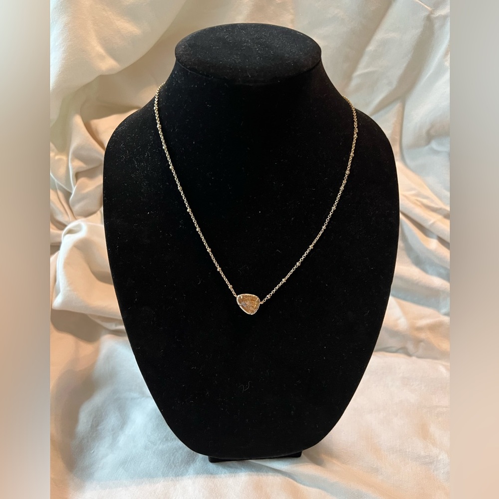 Kendra scott Arleen necklace 
Gold  Crushed Gold Mica
